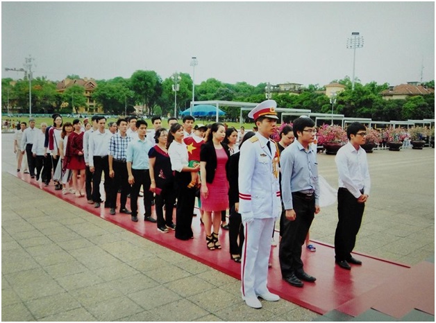 Ngày 14/5/2016, BCH Đoàn TN Cục và các Chi đoàn Trung tâm Tần số VTĐ khu vực I, Trung tâm Kỹ thuật, Văn phòng I, Văn phòng II đến dâng hoa và viếng thăm tại Lăng Chủ tịch Hồ Chí Minh