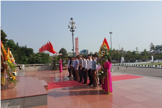 Ngày 19/5/2016, Chi đoàn Trung tâm VI tổ chức dâng hương tại Quảng Trường Hồ Chí Minh tại Thành phố Vinh – Nghệ An