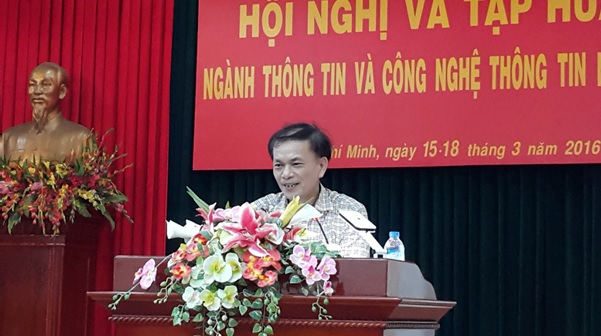 Ông Nguyễn Văn Thư - Phó Cục trưởng Cục Tần số VTĐ phát biểu tại Hội nghị