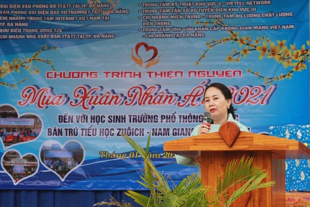 Bà Trần Phạm Diệu Linh – Trưởng đại diện Văn phòng Bộ TTTT tại Đà Nẵng phát biểu tại Chương trình “Mùa xuân nhân ái 2021"