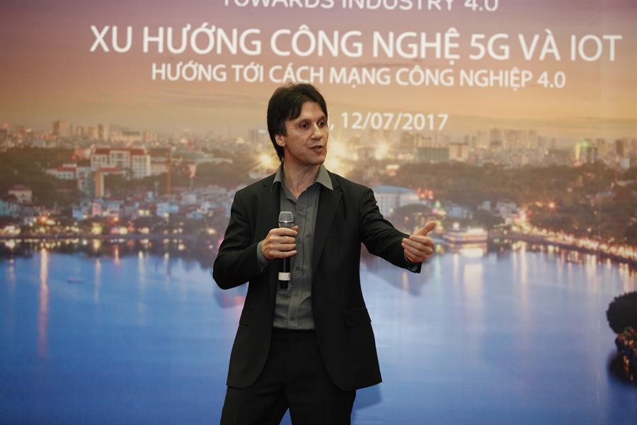 Mr. Denis Brunetti, General Director of the Ericsson company Vietnam and Myanmar delivered his speech at the Workshop