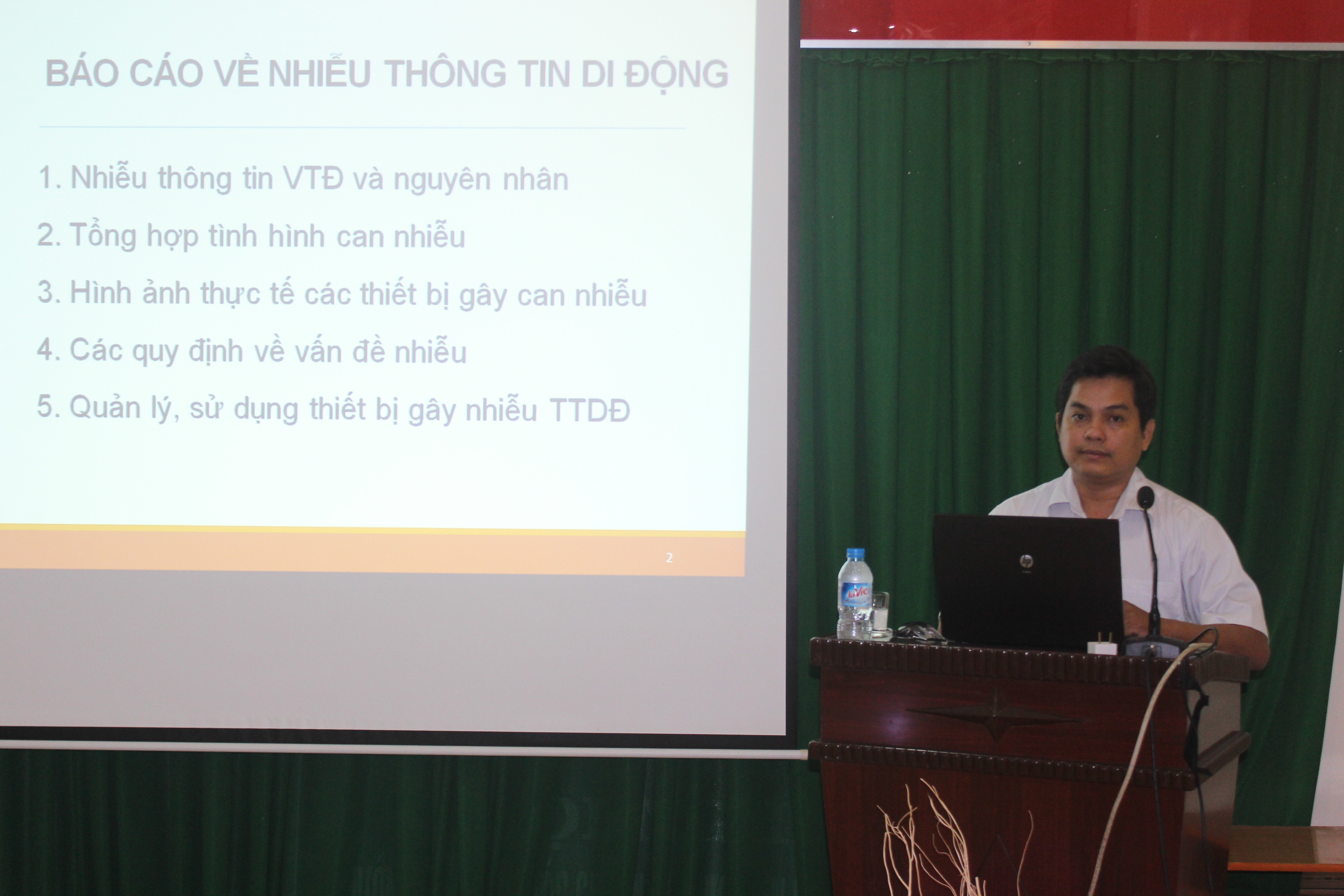 Đại diện Trung tâm IV báo cáo tại Hội nghị tập huấn